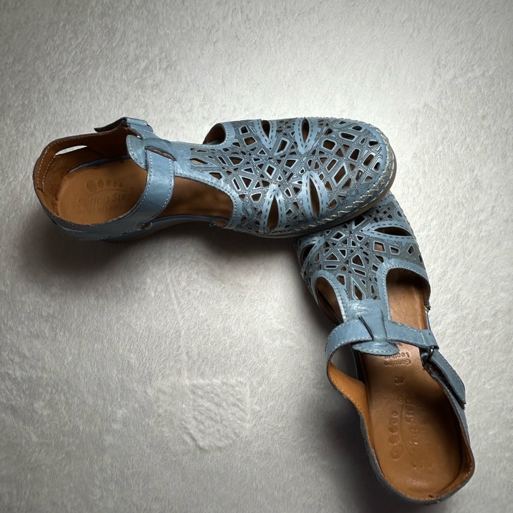 Spring Step IRIN Blue Leather Etched Design T-Strap Sandals with 2” Heel Size 9 - Picture 2 of 12